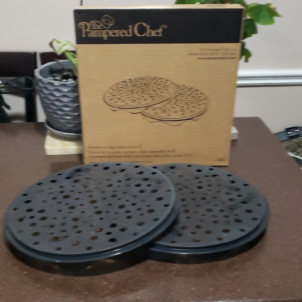 Pampered Chef Microwave Chip Maker Set Of 2 In Box Silicone